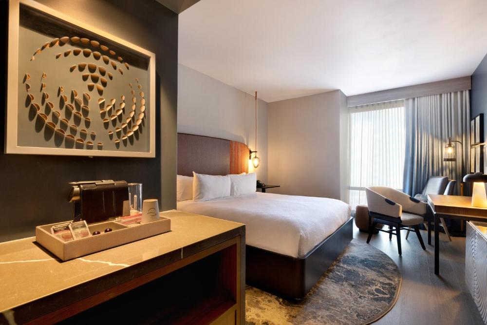 Standard King Room interior